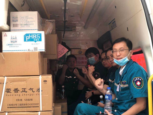 1627549791542770.jpg 奔赴安置点.jpg
