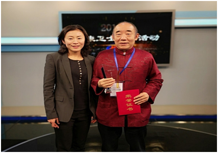 1572317586852168.jpg 国家卫健委医政医管局邢若齐副局长与李中玉教授合影.jpg